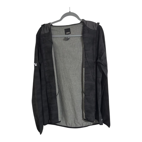 Vuori Men’s Outdoor Trainer Shell - Picture 7 of 9